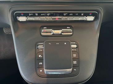 Mercedes EQV Van 300 Long — photo 6