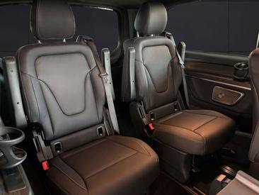 Mercedes EQV Van 300 Long — photo 12