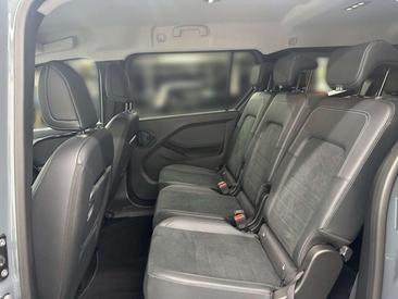 Mercedes EQT Van 200 — photo 12