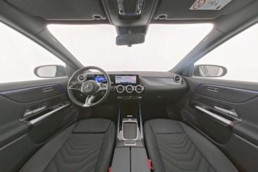 Mercedes EQA 250 — photo 12
