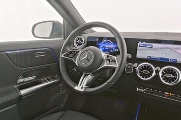 Mercedes EQA 250 — photo 13