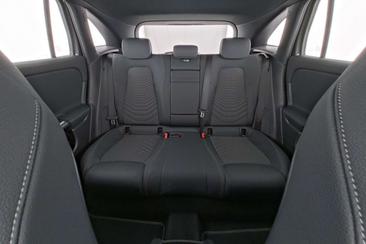 Mercedes EQA 250 — photo 17