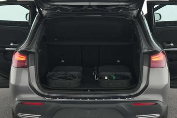 Mercedes EQA 250 — photo 18
