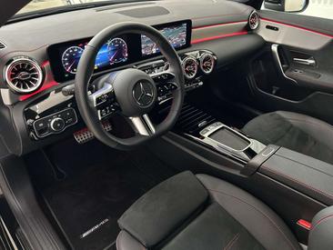 Mercedes CLA Berline 200 — photo 10