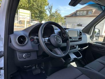 Mercedes Sprinter Van 316 D — photo 8