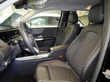 Mercedes GLB 180 — photo 9