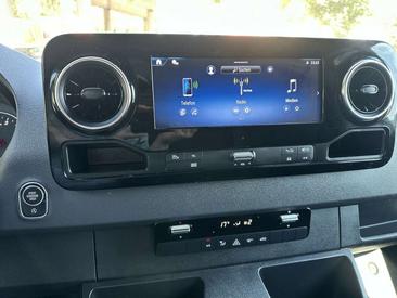 Mercedes Sprinter Van 316 D — photo 14