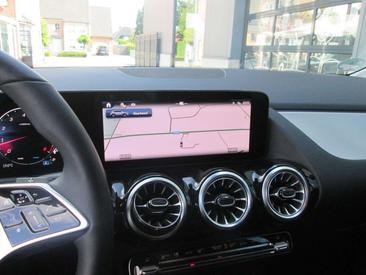 Mercedes GLA 200 — photo 9