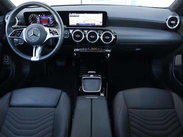 Mercedes CLA Berline 180 — photo 11