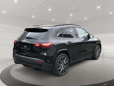 Mercedes GLA 200 — photo 2