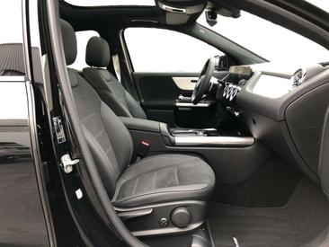 Mercedes GLA 200 — photo 9