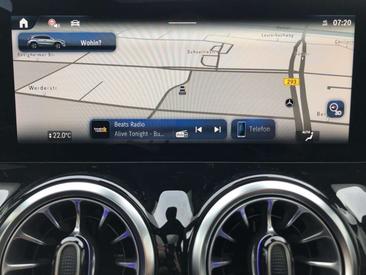 Mercedes GLA 200 — photo 14