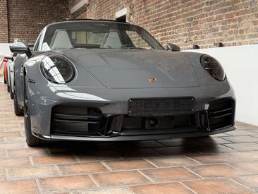 Porsche 992 I Targa 4S — photo 6