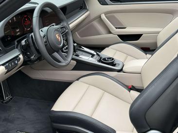 Porsche 992 I Targa 4S — photo 13