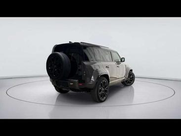Land Rover Defender P635 — photo 2