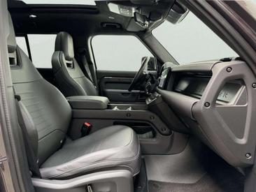 Land Rover Defender P635 — photo 6