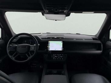 Land Rover Defender P635 — photo 7