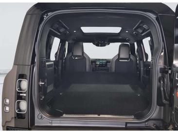 Land Rover Defender P635 — photo 9