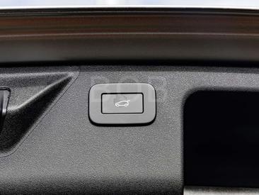 Land Rover Discovery Sport D200 — photo 11