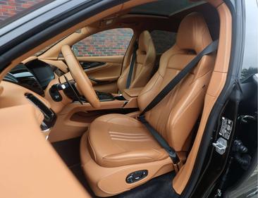 Aston Martin DBX 707 — photo 25
