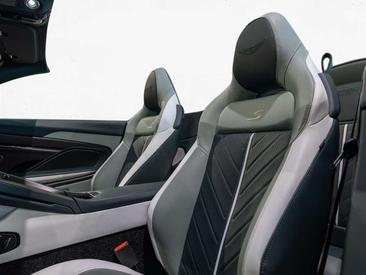 Aston Martin DB12 V8 — photo 11