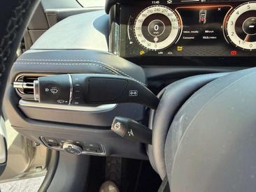 Aston Martin DB12 V8 — photo 12