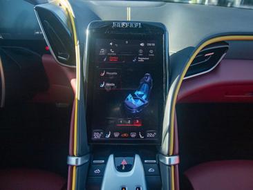 Ferrari Roma Spider — photo 16