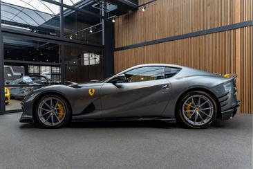 Ferrari 812 Competizione — photo 3