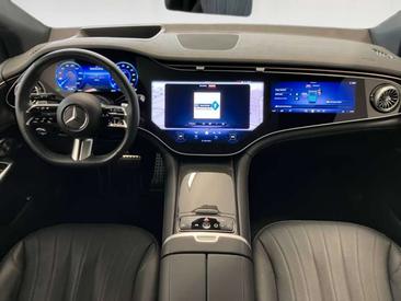 Mercedes EQE 500 — photo 12