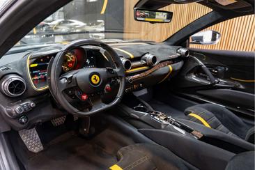 Ferrari 812 Competizione — photo 6