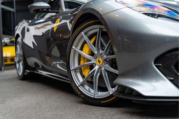 Ferrari 812 Competizione — photo 12