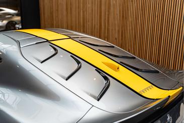 Ferrari 812 Competizione — photo 23