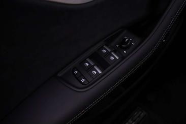 Audi Q8 TFSI E 55 E Quattro — photo 11