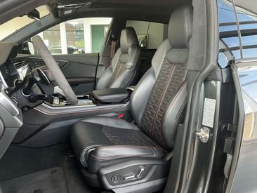 Audi RSQ8 — photo 9