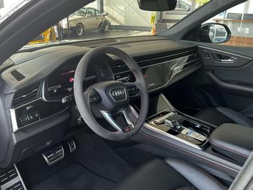 Audi RSQ8 — photo 10