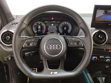 Audi Q2 35 TDI — photo 11