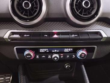 Audi Q2 35 TDI — photo 15