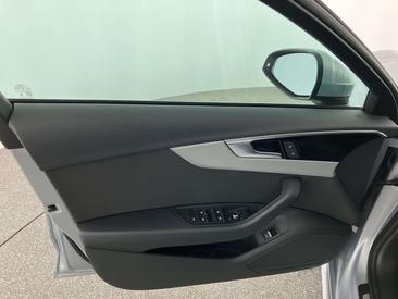 Audi A4 30 TDI — photo 11