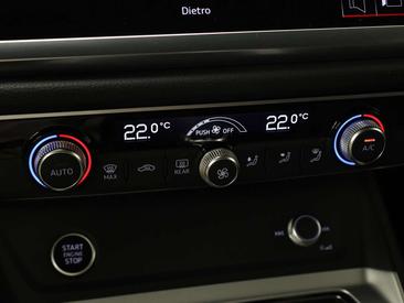 Audi Q3 2.0 TDI — photo 13