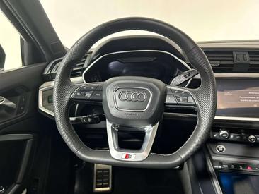 Audi Q3 35 TDI — photo 14
