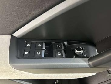 Audi Q3 35 TDI — photo 25