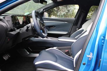 Alpine A390 GT — photo 14