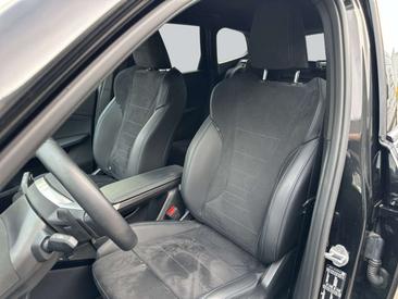 BMW IX1 XDrive30 — photo 10