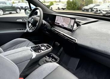 BMW IX XDrive45 — photo 18