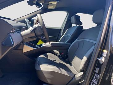 BMW iX3 — photo 10