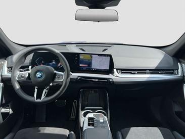 BMW IX1 XDrive30 — photo 11