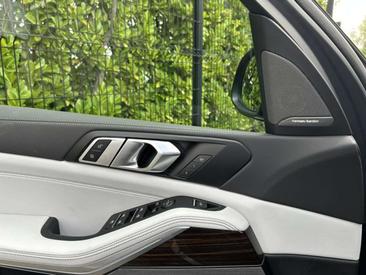 BMW X5 XDrive50e PHEV — photo 12