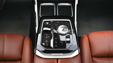 BMW Série 7 Berline 740d — photo 14