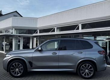 BMW X5 XDrive30d — photo 2