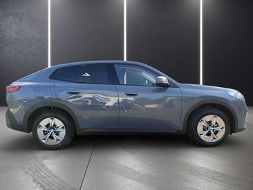BMW IX2 EDrive20 — photo 3